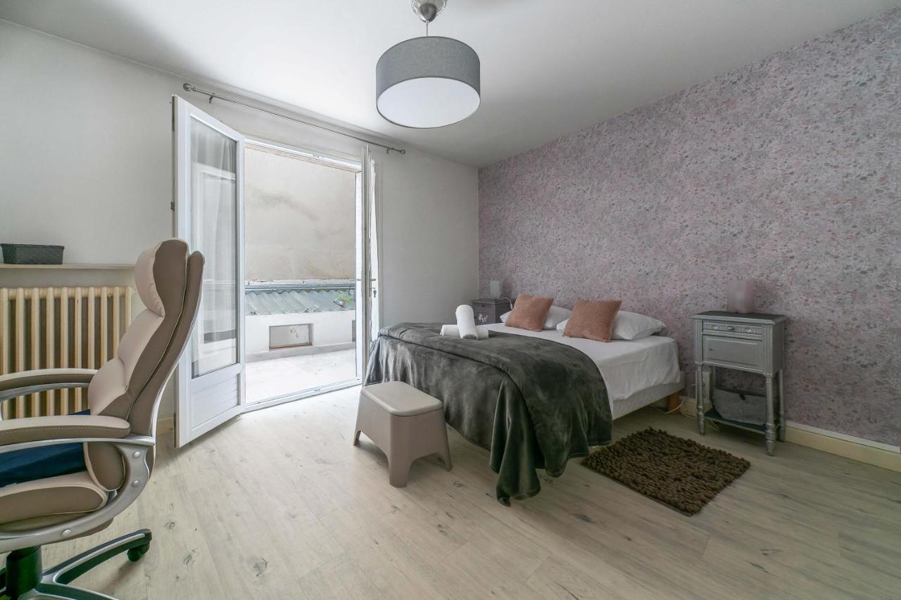 Le Dejoux - Appartement Avec Terrasse En Centre Ville Vichy Eksteriør billede